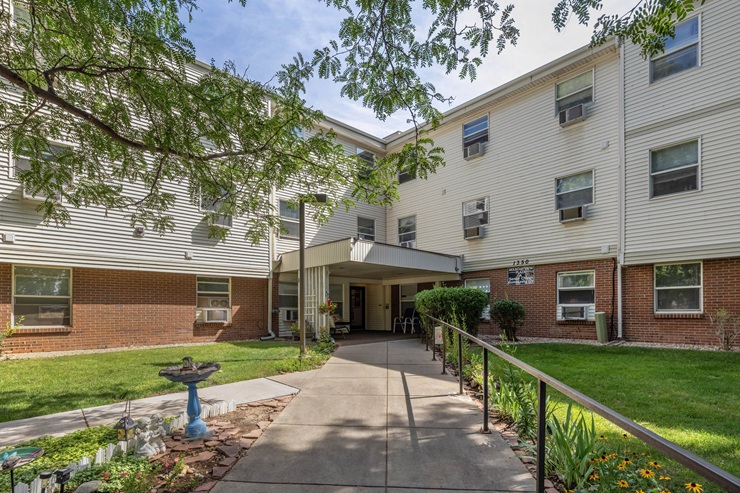 Mountain View Plaza Image 18